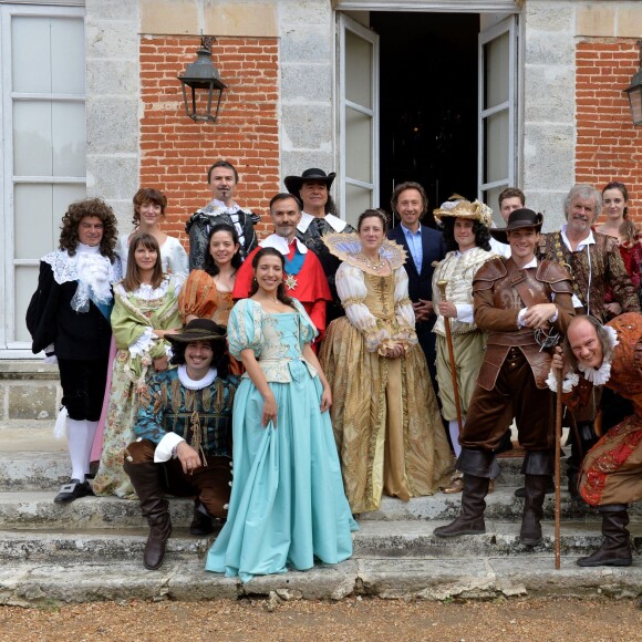 Exclusif - Stéphane Bern (conseiller artistique et historique) et les comédiens - Répétitions du spectacle "Le dernier bal de la reine de France" au Château de Denonville, le 28 août 2015.