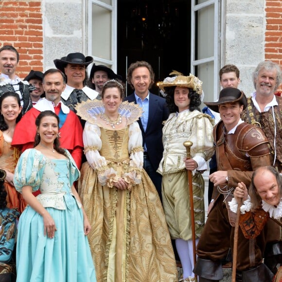 Exclusif - Stéphane Bern (conseiller artistique et historique) et les comédiens - Répétitions du spectacle "Le dernier bal de la reine de France" au Château de Denonville, le 28 août 2015.