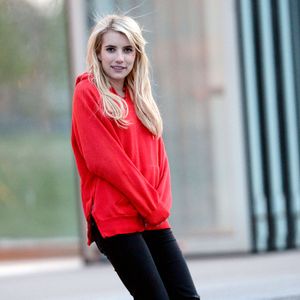 Emma Roberts et Dave Franco filment une scène d'amour sur le tournage du film "Nerve" à New York, le 30 avril 2015