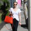Emma Roberts fait du shopping à West Hollywood, le 4 mars 2015