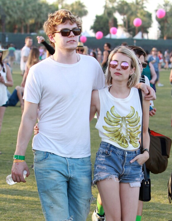 Emma Roberts, Evan Peters - People au 3ème jour du festival de musique Coachella à Indio. Le 13 avril 2014