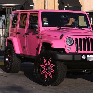 Exclusif - Amber Rose fait du shopping avec son fils Sebastian à Topanga, le 31 août 2015.