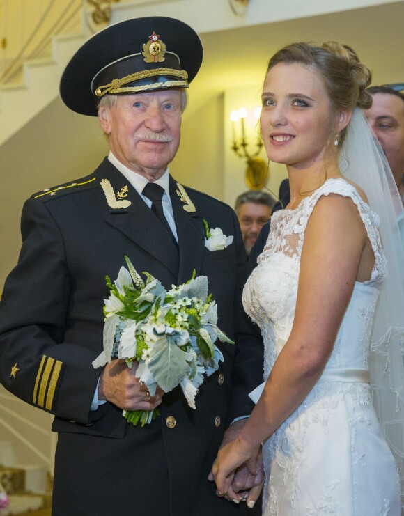 L'acteur russe Ivan Krasko, 84 ans, a épousé, à la mairie de Saint-Petersbourg, son ancienne élève de cours de comédie, Natalya Shevel, 24 ans, le 9 septembre 2015