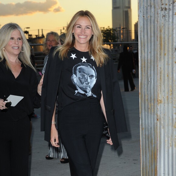 Julia Roberts arrive au Pier 26 pour assister au défilé Givenchy printemps-été 2016 à New York. Le 11 septembre 2015.