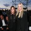 Carine Roitfeld et Lara Stone assistent au défilé Givenchy printemps-été 2016 au Pier 26. New York, le 11 septembre 2015.