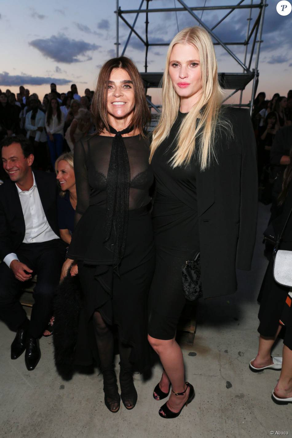 Carine Roitfeld et Lara Stone assistent au défilé Givenchy printemps-été  2016 au Pier 26. New York, le 11 septembre 2015. - Purepeople