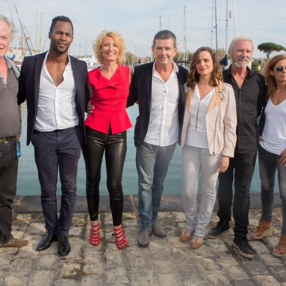 Sydney Gallonde, Alexandra Lamy, François Velle, Fanny Valette et Geoffroy Thiebaut, lors du 17e Festival de fiction TV de La Rochelle, le 11 septembre 2015.