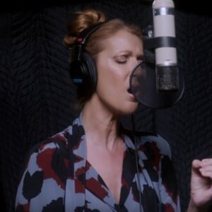Céline Dion durant l'enregistrement du titre L'Hymne pour le film La Guerre des Tuques 3D.