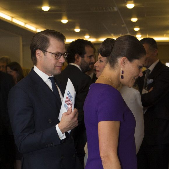 La princesse Victoria de Suède, enceinte de son deuxième enfant, prenait part avec son mari le prince Daniel à un forum commercial franco-suédois au Grand Hotel à Stockholm le 14 septembre 2015