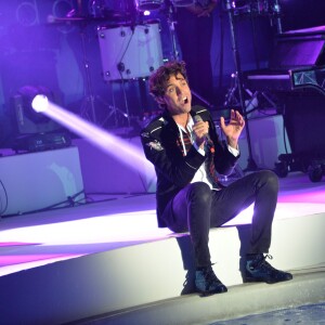 Mika sur scène - Soirée Samsung "New Edge Night" pour la sortie du nouveau Samsung Galaxy GS6 edge + à la piscine Molitor à Paris le 15 septembre 2015.