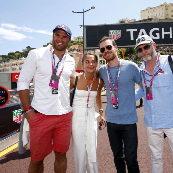 Jamie Roberts, Alicia Vikander et Michael Fassbender, Liam Cunningham - People lors du Grand Prix de Formule 1 de Monaco le 24 mai 2015