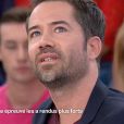 Emmanuel Moire fond en larmes en entendant la voix de son frère jumeau dans "Toute une histoire" sur France 2, le 17 septembre 2015.