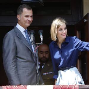 Le roi Felipe VI et la reine Letizia d'Espagne au balcon de la Government House à Saint Augustine, aux États-Unis le 18 septembre 2015.