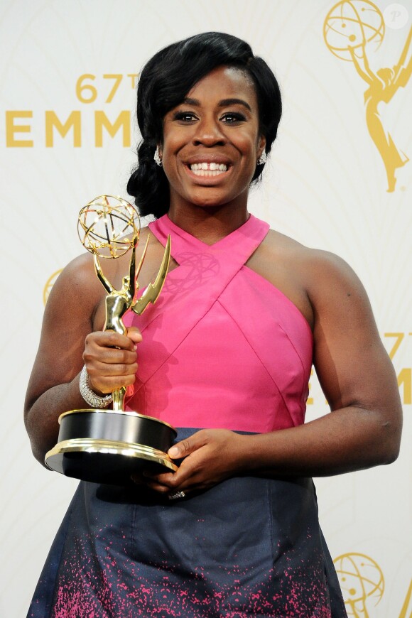 Uzo Aduba à la 67e cérémonie des Emmy Awards au Nokia Theatre, à Los Angeles le 20 septembre 2015.