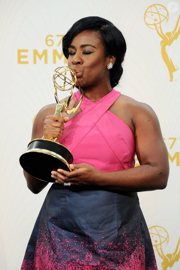 Uzo Aduba à la 67e cérémonie des Emmy Awards au Microsoft Theatre, à Los Angeles le 20 septembre 2015.