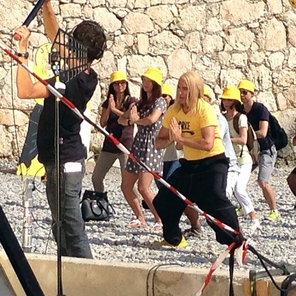 Jean Dujardin sur la plage des bains militaires à Nice pour la première journée de tournage du film "Brice 3 "…Parce que le 2 je l'ai cassé!" sous la direction du réalisateur James Hunt, le 14 septembre 2015.