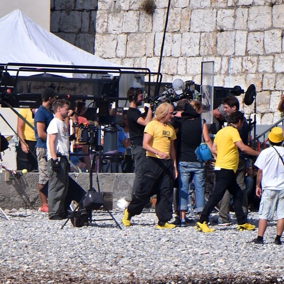 Jean Dujardin sur la plage des bains militaires à Nice pour la première journée de tournage du film "Brice 3 "…Parce que le 2 je l'ai cassé!" sous la direction du réalisateur James Hunt, le 14 septembre 2015.