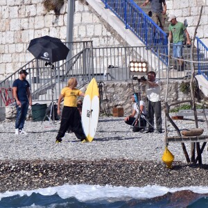 Jean Dujardin sur la plage des bains militaires à Nice pour la première journée de tournage du film "Brice 3 "…Parce que le 2 je l'ai cassé!" sous la direction du réalisateur James Hunt, le 14 septembre 2015.