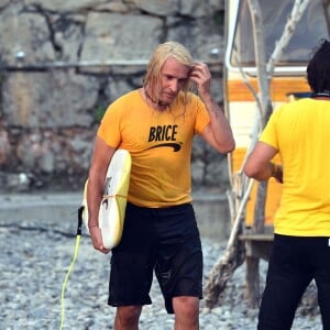 Jean Dujardin sur la plage des bains militaires à Nice pour la première journée de tournage du film "Brice 3 "…Parce que le 2 je l'ai cassé!" sous la direction du réalisateur James Hunt, le 14 septembre 2015.