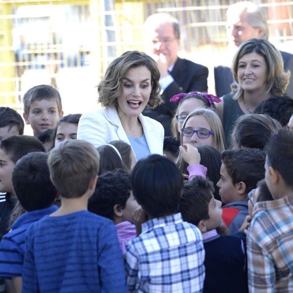 La reine Letizia d'Espagne inaugurait l'année scolaire 2015-2016 à Palencia, en visite à l'école Marques de Santillana, le 21 septembre 2015.