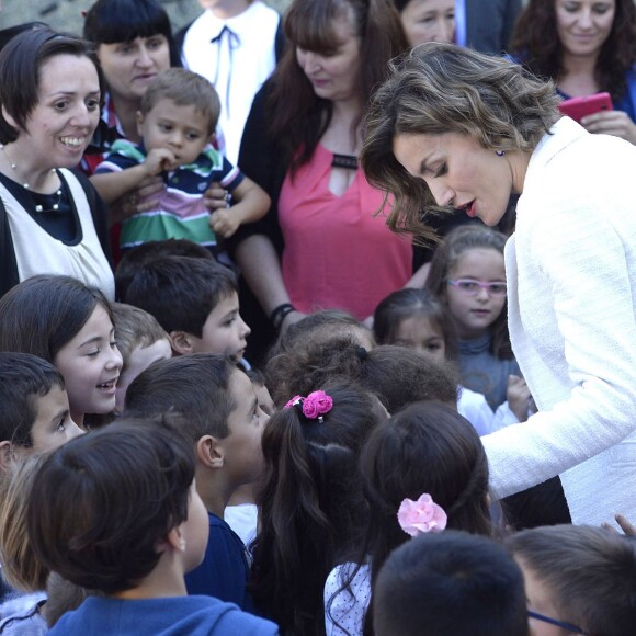 La reine Letizia d'Espagne inaugurait l'année scolaire 2015-2016 à Palencia, en visite à l'école Marques de Santillana, le 21 septembre 2015.