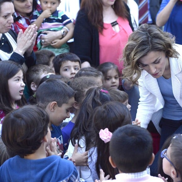 La reine Letizia d'Espagne inaugurait l'année scolaire 2015-2016 à Palencia, en visite à l'école Marques de Santillana, le 21 septembre 2015.