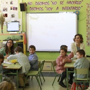 La reine Letizia d'Espagne inaugurait l'année scolaire 2015-2016 à Palencia, en visite à l'école Marques de Santillana, le 21 septembre 2015.