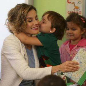 La reine Letizia d'Espagne inaugurait l'année scolaire 2015-2016 à Palencia, en visite à l'école Marques de Santillana, le 21 septembre 2015.