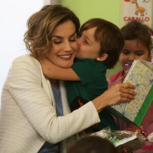 La reine Letizia d'Espagne inaugurait l'année scolaire 2015-2016 à Palencia, en visite à l'école Marques de Santillana, le 21 septembre 2015.