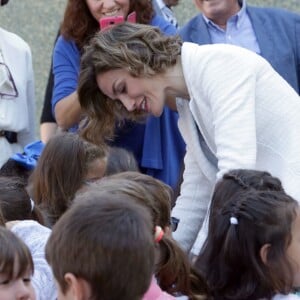 La reine Letizia d'Espagne inaugurait l'année scolaire 2015-2016 à Palencia, en visite à l'école Marques de Santillana, le 21 septembre 2015.