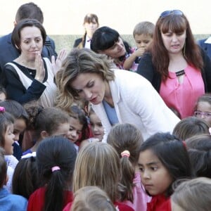 La reine Letizia d'Espagne inaugurait l'année scolaire 2015-2016 à Palencia, en visite à l'école Marques de Santillana, le 21 septembre 2015.