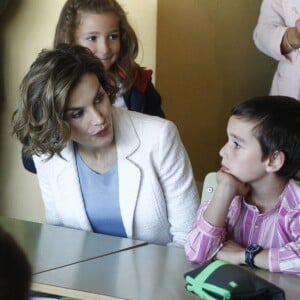 Letizia d'Espagne inaugurait l'année scolaire 2015-2016 à Palencia, en visite à l'école primaire Marques de Santillana, le 21 septembre 2015.