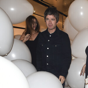Noel Gallagher et sa femme Sara MacDonald lors du dîner organisé par Victoria Beckham au sein de sa boutique sur Dover Street dans le quartier de Mayfair à Londres le 22 septembre 2015
