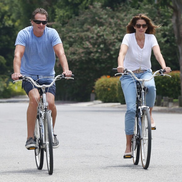 Exclusif - Cindy Crawford avec son mari Rande Gerber, ses enfants kids, Presley et Kaia dans les rues à Malibu le 21 juin 2015.