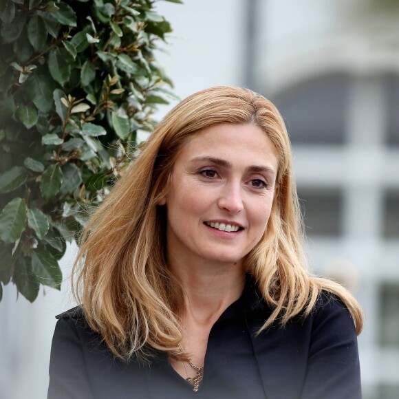 Julie Gayet - Le prix France Television-Jeune Producteur a été remis par Julie Gayet, Présidente du jury, dans le cadre du festival Off-Courts à Trouville-sur-Mer le 8 Septembre 2015