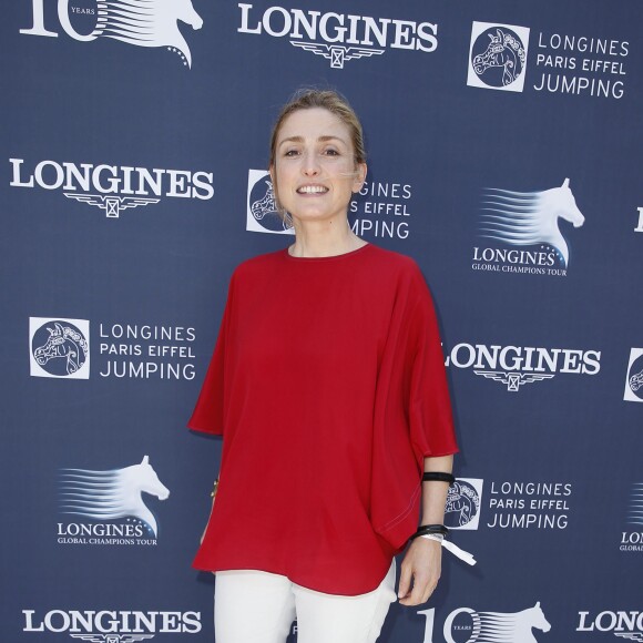 Exclusif - Julie Gayet posant lors du Longines Paris Eiffel Jumping au Champ-de-Mars à Paris, le 3 juillet 2015