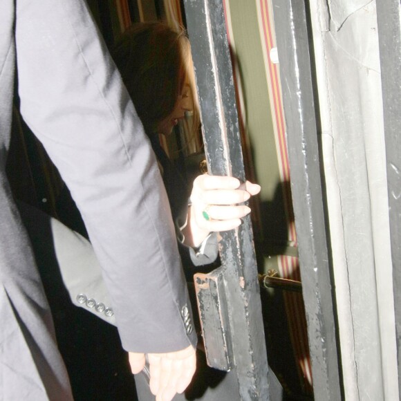 Lindsay Lohan, quelque peu éméchée, quitte le club "Annabel" à Londres. Le 24 septembre 2015