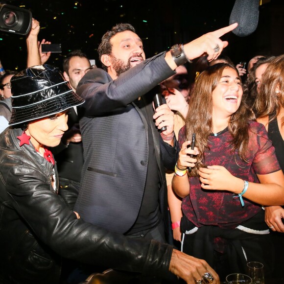Exclusif - Isabelle Morini-Bosc, Cyril Hanouna - L'animateur Cyril Hanouna fête son 41e anniversaire à Disneyland Paris le 24 septembre 2015. Afin de faire plaisir au plus grand nombre le jour de ses 41 ans, Cyril Hanouna a invité ses chroniqueurs et tout le public de l'émission Touche pas à mon poste à Disneyland Paris.