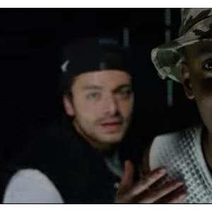 Kev Adams se met à rapper dans le clip Le Prince Aladin avec Black M