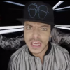 Kev Adams se met à rapper dans le clip Le Prince Aladin avec Black M