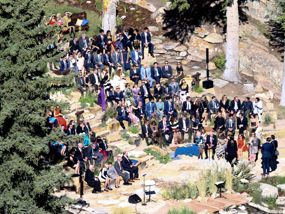 Exclusif - Mariage de Allison Williams ("Girls") et Ricky Van Veen dans une ferme du Wyoming le 19 septembre 2015. Son père, Brian Williams, l'emmène fièrement jusqu'à l'autel devant ses proches réunis pour cette superbe cérémonie. Parmi eux, John Mayer, Kary Perry, Lena Dunham, Rita Wilson, Bruce Springsteen, Diane Von Furstenberg, Seth Meyer ou encore Andy Cohen.