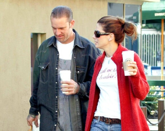 Sandra Bullock et Jesse James à Malibu, le 21 octobre 2004.
