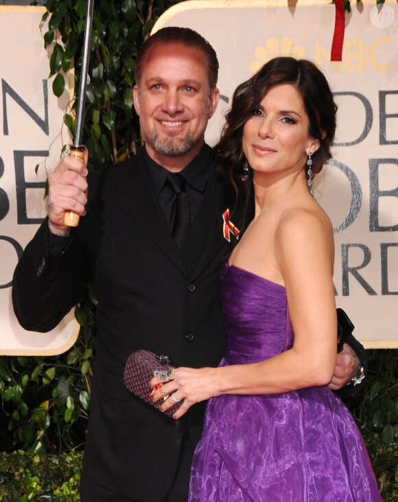 Jesse James et Sandra Bullock aux Annual Golden Globe Awards 2010.