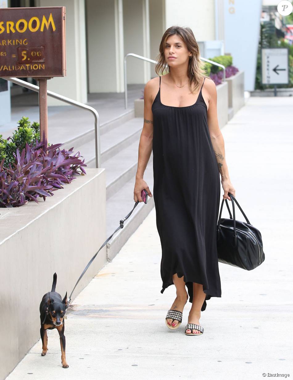 Exclusif - Elisabetta Canalis, enceinte, dans les rues de Beverly Hills le 21 août 2015