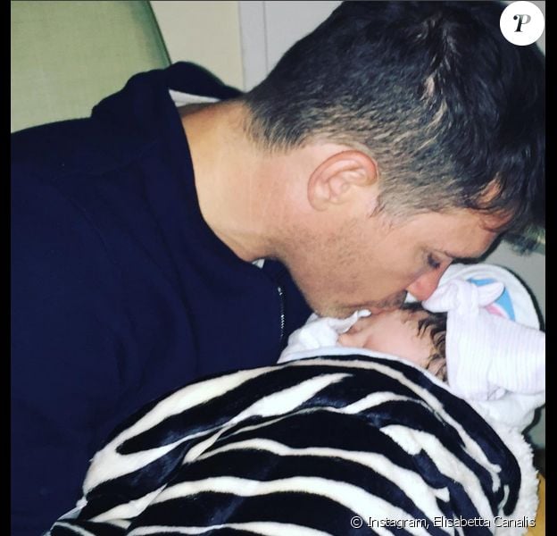 Skyler, la petite fille d'Elisabetta Canalis, avec son père Brian Perri - Photo publiée le 29 septembre 2015