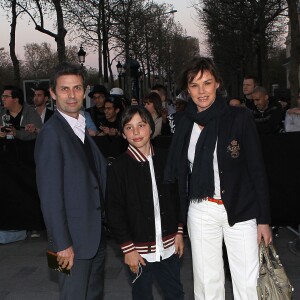 Claire Nebout, Frédéric Taddeï et leur fils - Avant-première du film "Sur la piste du Marsupilami", à Paris le 26 mars 2012.