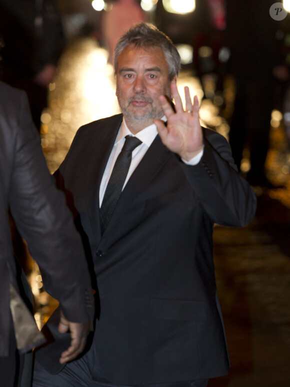 Luc Besson arrivant au Fouquet's après la cérémonie des César au théâtre du Châtelet à Paris le 20 février 2015