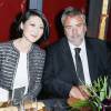 Fleur Pellerin et Luc Besson lors du dîner au Fouquet's après la 40e cérémonie des César à Paris le 20 février 2015.