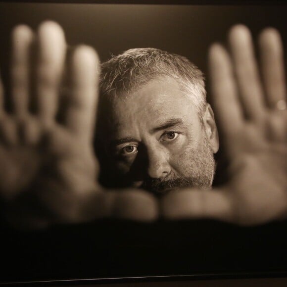 Exclusif - Luc Besson par Nikos Aliagas - Vernissage de l'exposition "Moments Suspendus" de Nikos Aliagas à l'Atlantis Hall à Boulogne-Billancourt, le 3 décembre 2014.