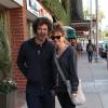 Renee zellweger se promène avec son compagnon dans les rues de Beverly Hills, le 23 mars 2015